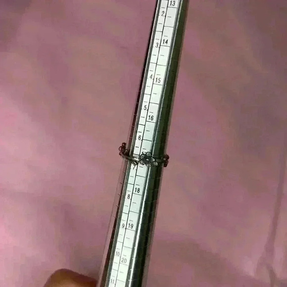 Sterling silver ring - Picture 1 of 3